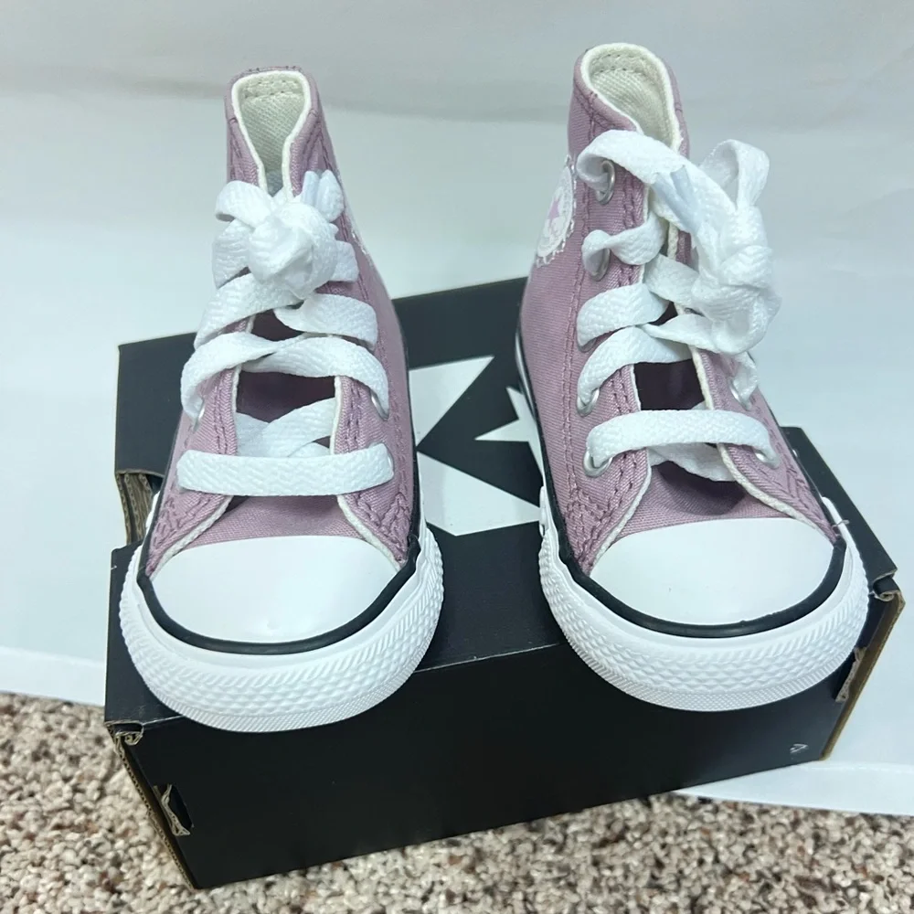 NEW CONVERSE Chuck Taylor Flower High-Top Sneaker Toddler Orchid